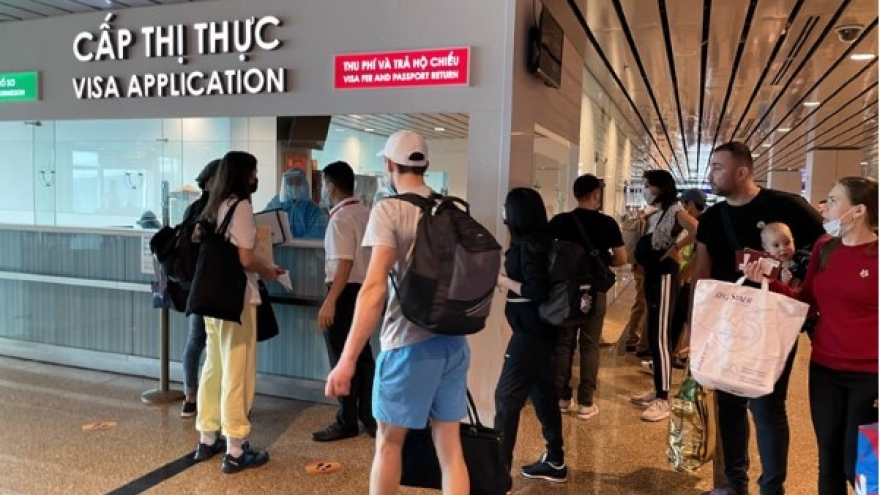 Vietnam rejects information about tightening visas for foreigners